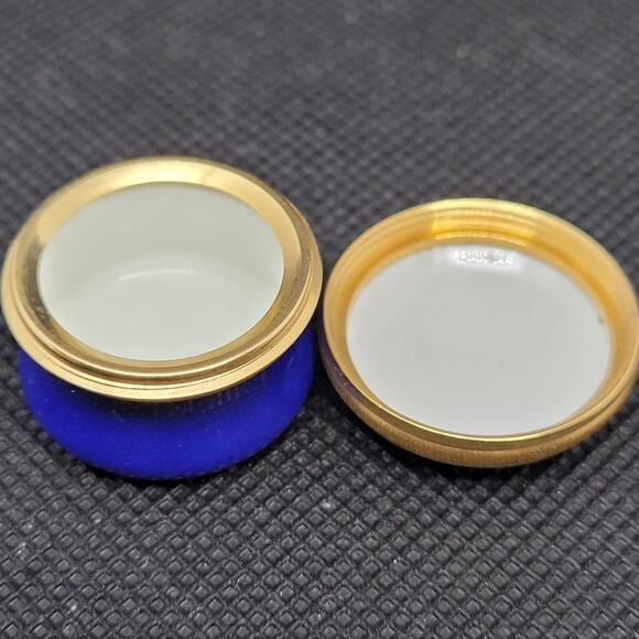 Vintage Halcyon Days Enamel Pill Box Little Sailor Stylish Mini Decor Accent - Picture 6 of 7